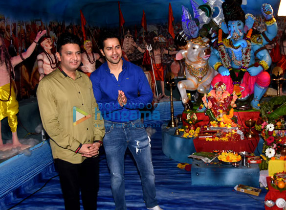 varun dhawan snapped at t series ganpati celebration 1
