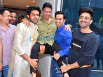 Photos: Varun Dhawan, Kartik Aaryan and others snapped at T-Series' Ganpati celebration
