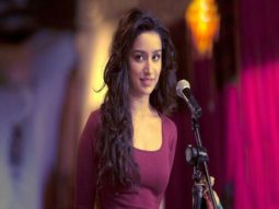 Shraddha Kapoor recreates the iconic jacket scene from Aashiqui 2, but not with Aditya Roy Kapoor