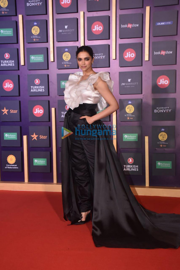celebs grace the closing ceremony of 21st jio mami film festival 2019 14