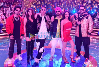On The Sets from the movie Good Newwz