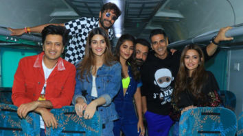 Housefull 4: Akshay Kumar, Riteish Deshmukh and others travel by train as Indian Railways launches ‘Promotion on Wheels’