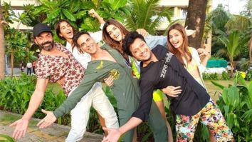 Housefull 4: Akshay Kumar, Kriti Sanon, Riteish Deshmukh, Kriti Kharbanda, Pooja Hegde jam on ‘Rock The Party’ song
