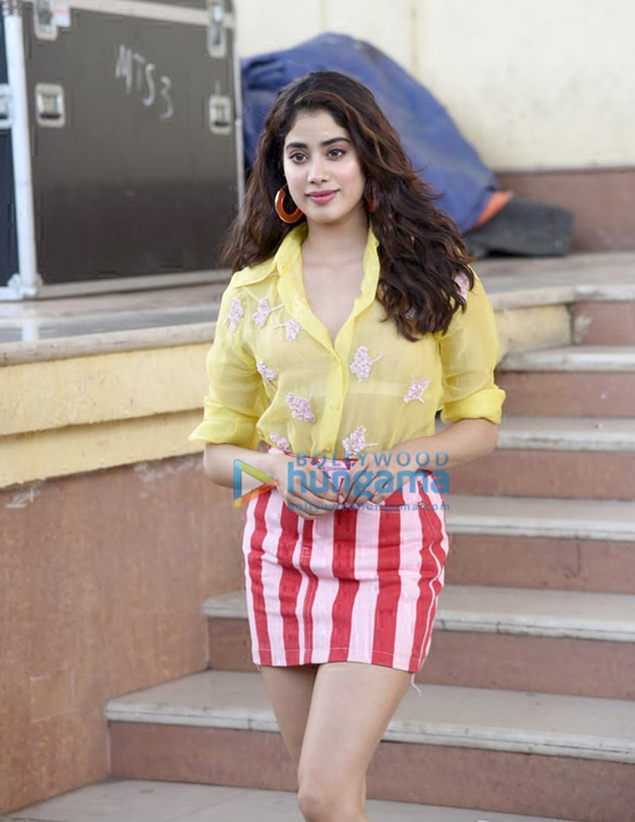 ishaan khatter and janhvi kapoor snapped on sets of maneish pauls show 7