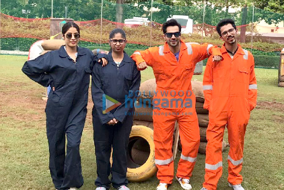 photo varun dhawan and janhvi kapoor are all set to play paintball with their fans from hyderabad 2