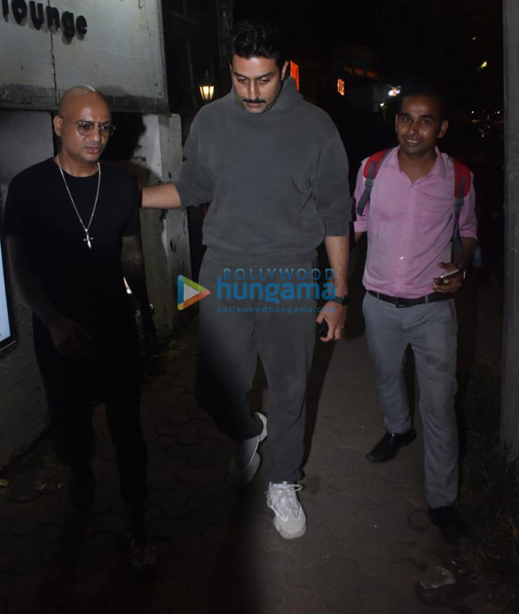 photos abhishek bachchan snapped at hakim aalims salon in bandra 2