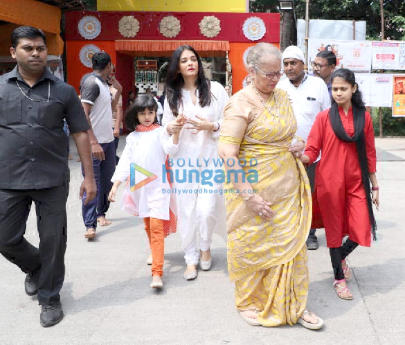 photos aishwarya rai bachchan and aaradhya bachchan snapped at ramakrishna mission for dussehra puja 1