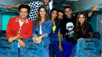 Photos: Akshay Kumar, Bobby Deol, Kriti Sanon and others snapped promoting their film Housefull 4