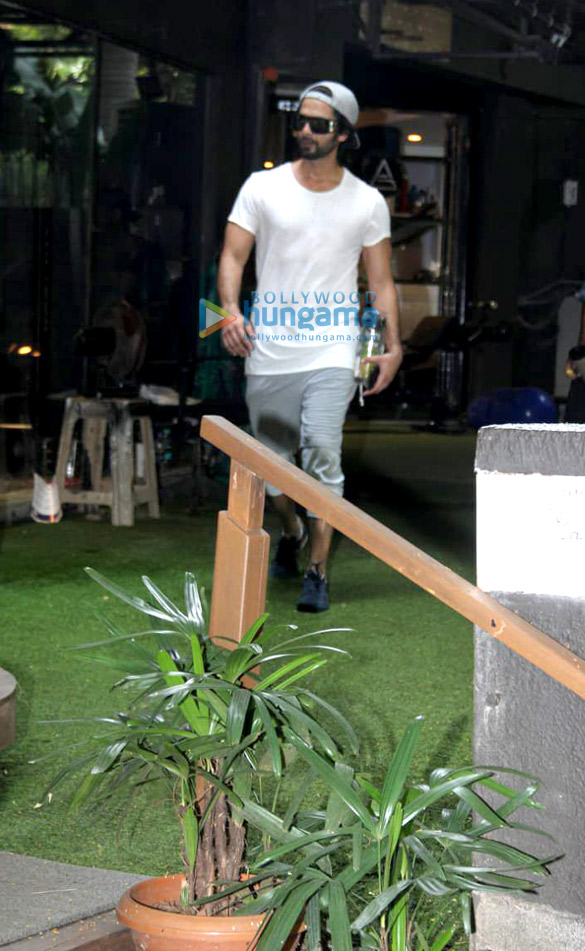 photos amrita arora and shahid kapoor spotted at the gym 4