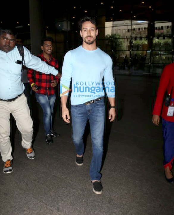 photos arjun kapoor rhea kapoor tiger shroff and others snapped at the airport 1