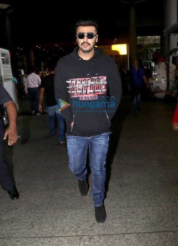 photos arjun kapoor and rhea kapoor snapped at the airport 3