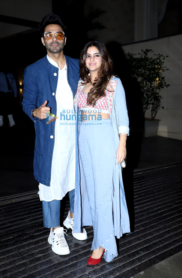 photos celebs grace jackky bhagnanis diwali bash 16