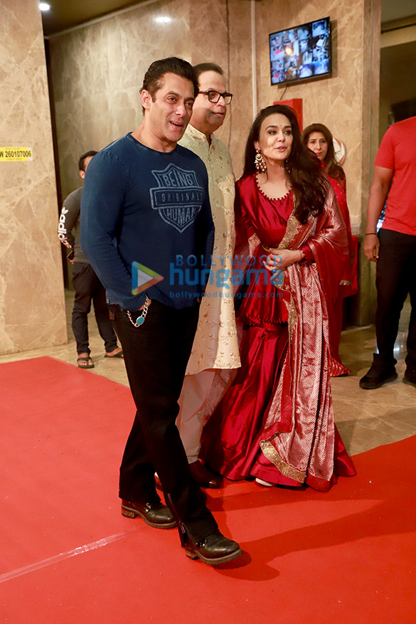photos celebs grace ramesh s tauranis diwali bash 25