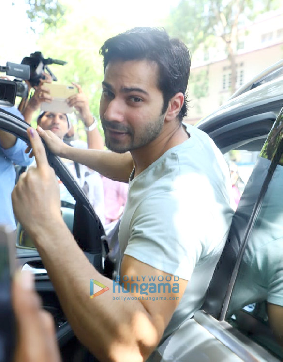 photos celebs snapped exercising their right to vote at the maharastra state elections3 10