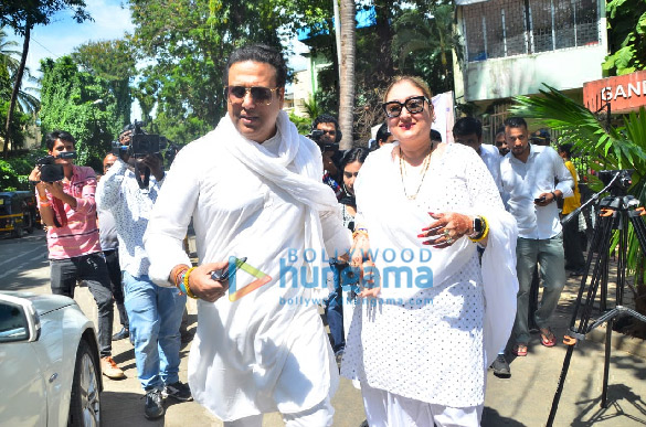 photos celebs snapped exercising their right to vote at the maharastra state elections3 12