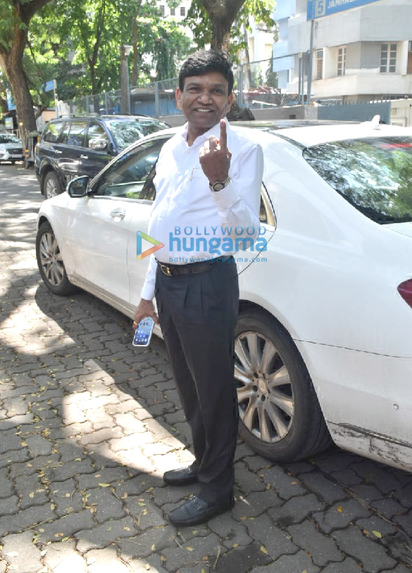 photos celebs snapped exercising their right to vote at the maharastra state elections5 3