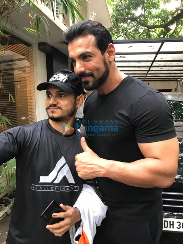 photos john abraham snapped posing with fans at his office 3