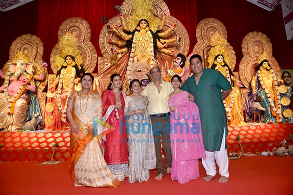 photos kajol tanishaa mukerji tanuja snapped during durga puja at north bombay sarbojanin 1