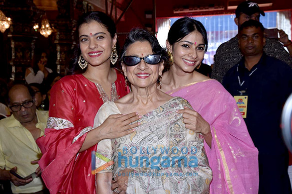 photos kajol tanishaa mukerji tanuja snapped during durga puja at north bombay sarbojanin 6