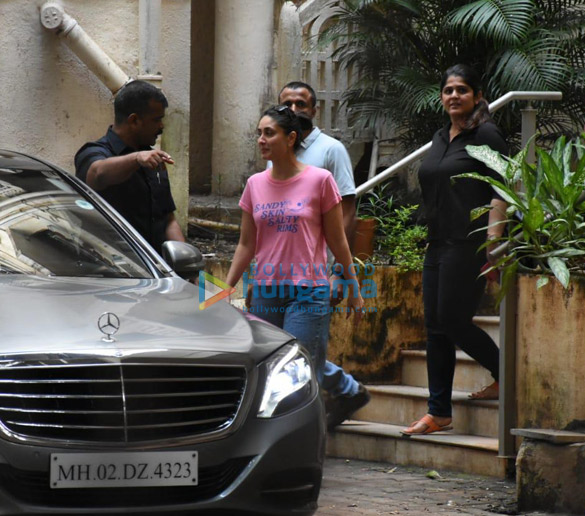 photos kareena kapoor khan and taimur ali khan spotted in bandra 6 2