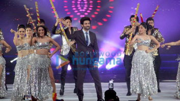 Photos: Kartik Aaryan snapped shaking a leg at an event in Grand Hyatt