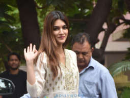 Photos: Kriti Sanon snapped in Andheri