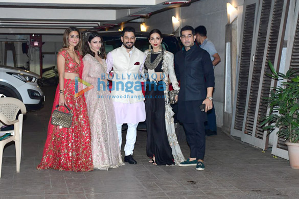 photos malaika arora amrita arora kunal khemu and soha ali khan snapped at kareena kapoor khans house for diwali party 4