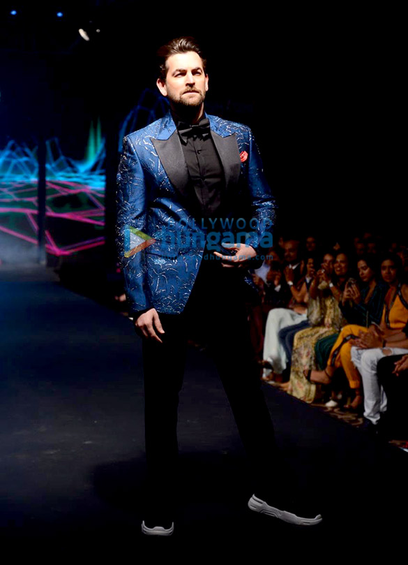 photos neil nitin mukesh and malaika arora walks the ramp as the show stopper at tech fashion tour 2019 3