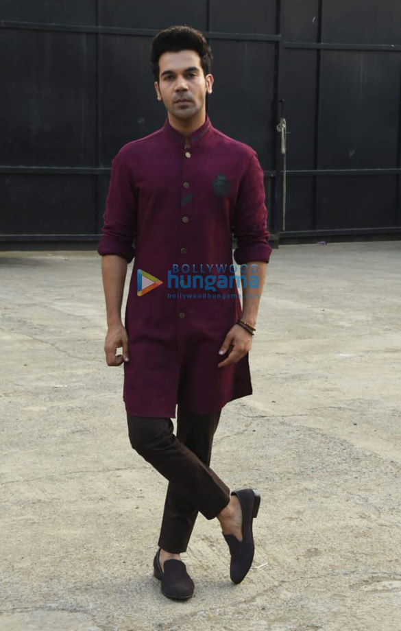 photos rajkummar rao and mouni roy snapped on sets of nach baliye 9 promoting their film made in china 6
