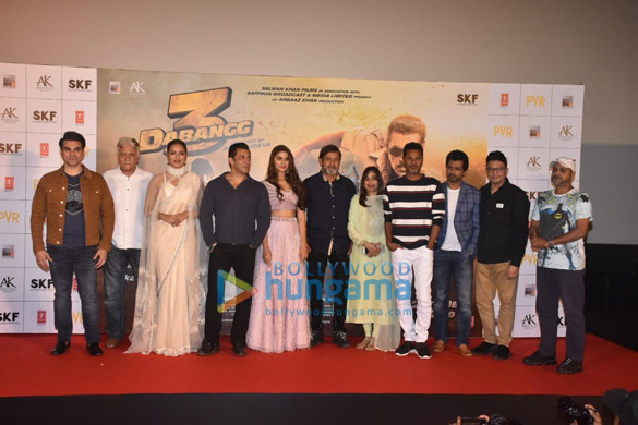 photos salman khan sonakshi sinha saiee manjrekar and others snapped at the trailer launch of film dabangg 3 6
