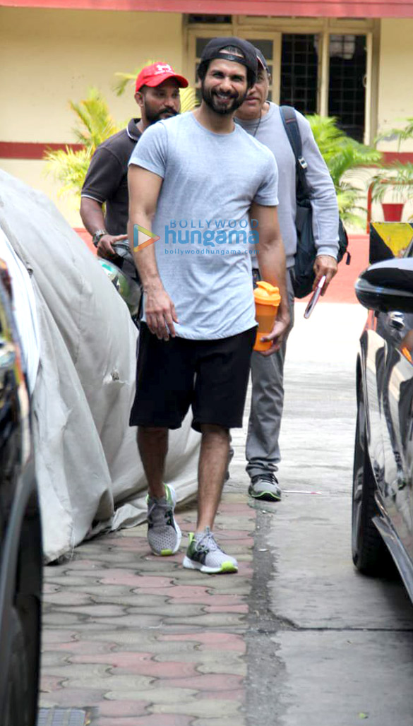 photos shahid kapoor and genelia dsouza snapped at the gym 1