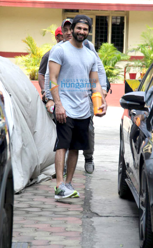 photos shahid kapoor and genelia dsouza snapped at the gym 3
