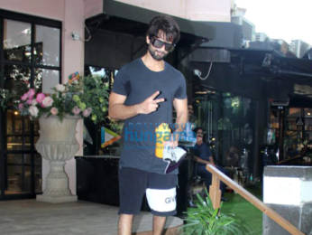 Photos: Shahid Kapoor and Kim Sharma spotted at the gym
