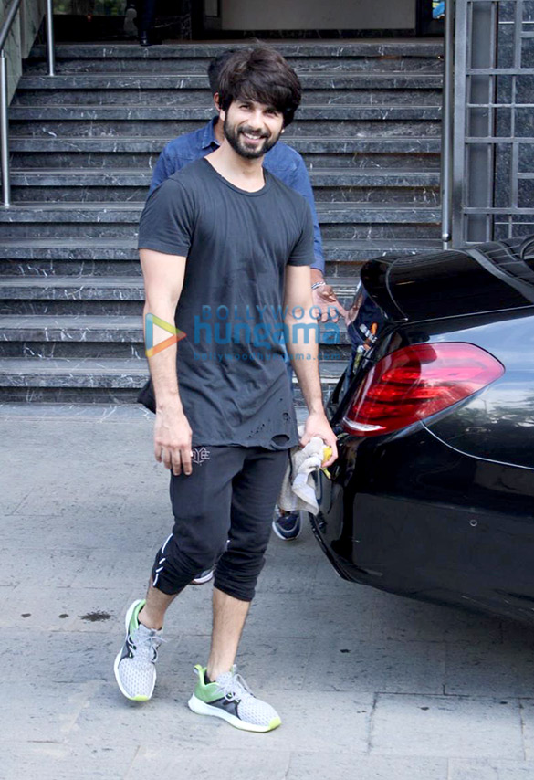 Photos: Shahid Kapoor spotted at the gym in Juhu