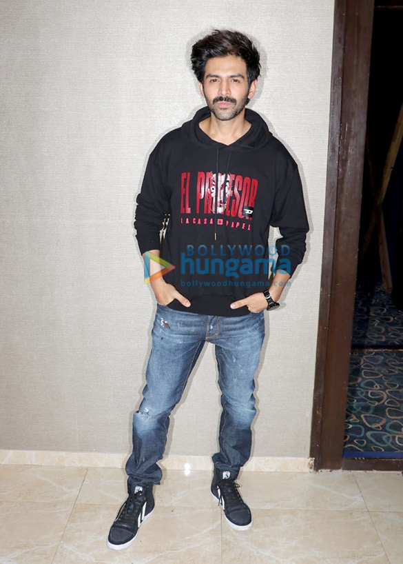 photos taapsee pannu bhumi pednekar and others grace the special screening of saand ki aankh 2