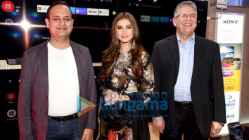 Photos: Tara Sutaria snapped at Reliance Digital & OnePlus event