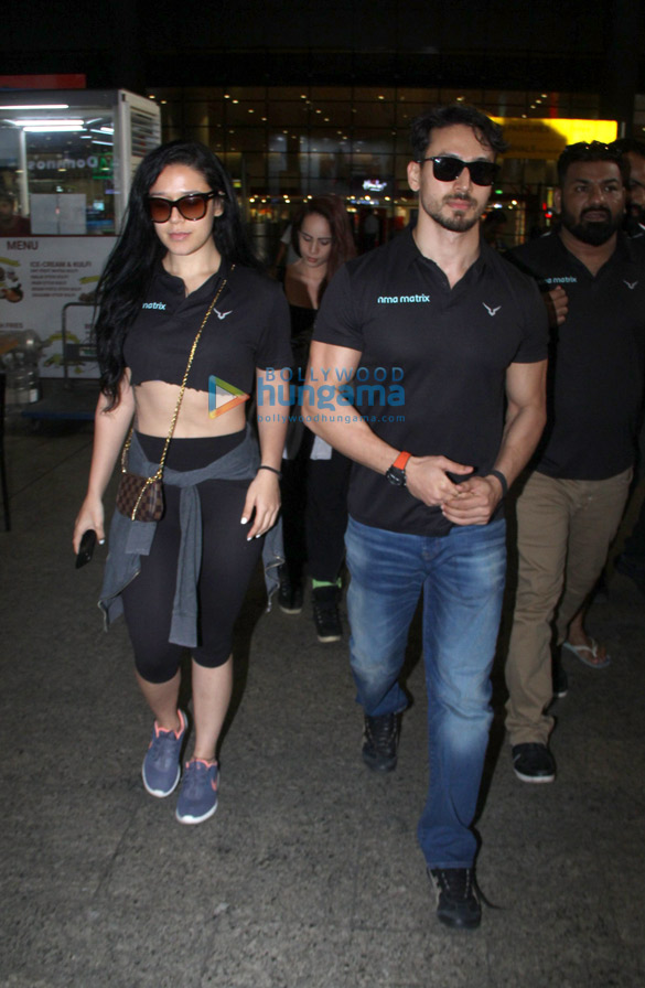 photos tiger shroff krishna shroff and parineeti chopra snapped at the airport 5