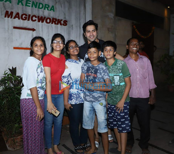 Photos: Varun Dhawan snapped meeting his fans outside the gym