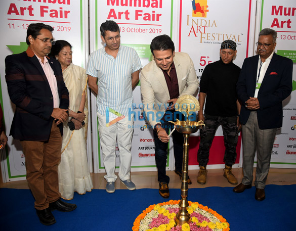 photos vivek oberoi grace the launch of the mumbai art fair 1