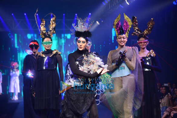 photos warina hussain walks the ramp as the show stopper at tech fashion tour 2019 5
