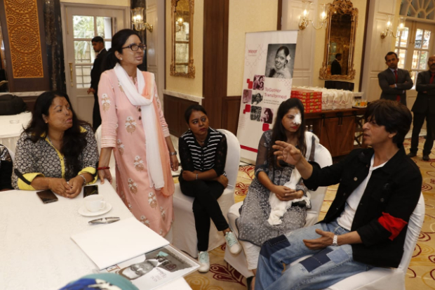 Shah Rukh Khan meets acid attack survivors as a part of the 'Together Transformed’ initiative by Meer Foundation Shah Rukh Khan meets acid attack survivors as a part of the 'Together Transformed’ initiative by Meer Foundation