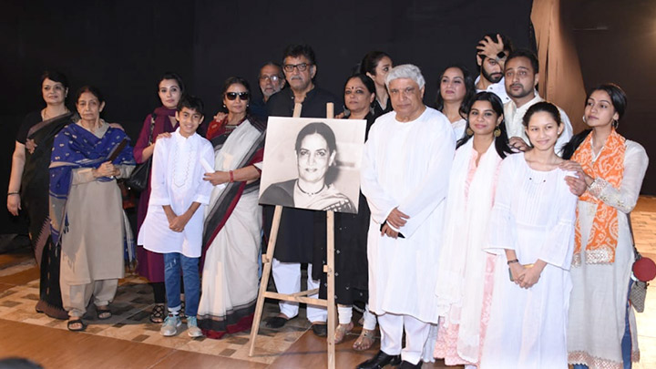 Celebs attend the prayer meet for Shabana Azmi’s mother Shaukat Kaifi Part 4