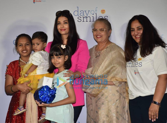 photos aishwarya rai bachchan and her daughter aaradhya bachchan snapped at the srcc hospital event 0121 3