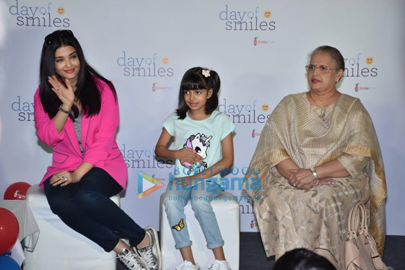 photos aishwarya rai bachchan and her daughter aaradhya bachchan snapped at the srcc hospital event 4