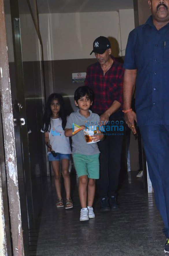 photos akshay kumar snapped with his daughter nitara kumar at pvr juhu 2