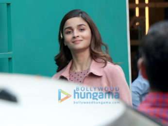 Photos: Alia Bhatt snapped at a shoot location