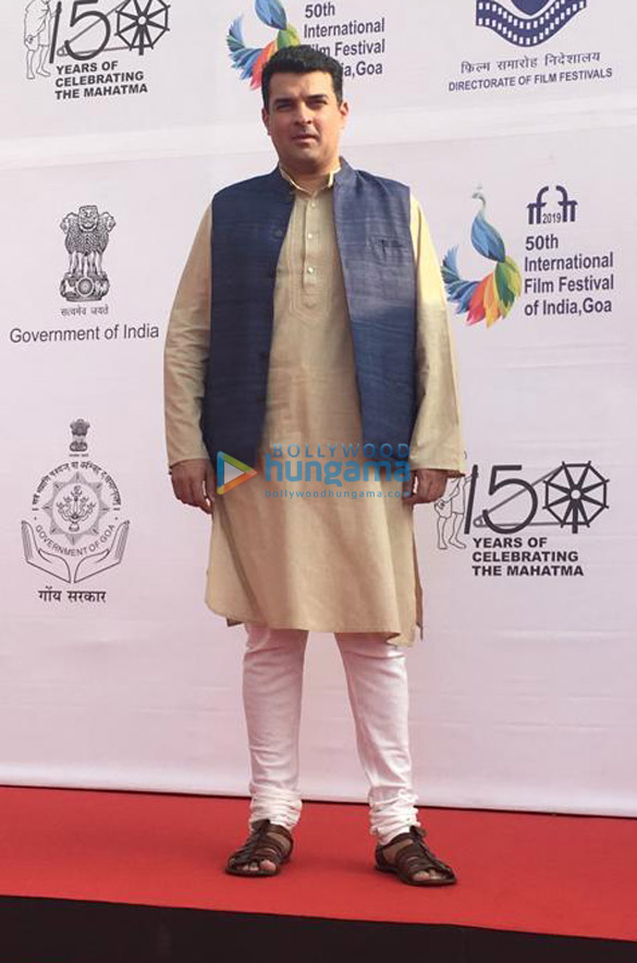 photos amitabh bachchan rajinikanth karan johar and others snapped at the opening ceremony of iffi 2019 7