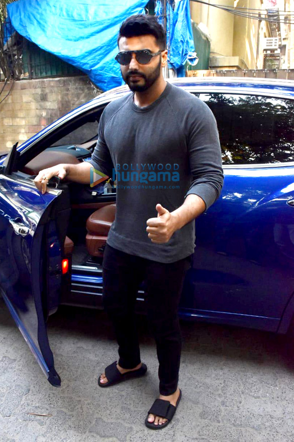 photos arjun kapoor snapped at a dubbing studio in juhu 1 3