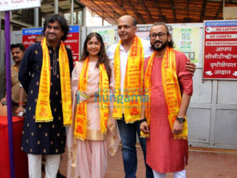Photos: Ashutosh Gowariker, Sunita Gowariker and Ajay - Atul visit Siddivinayak temple