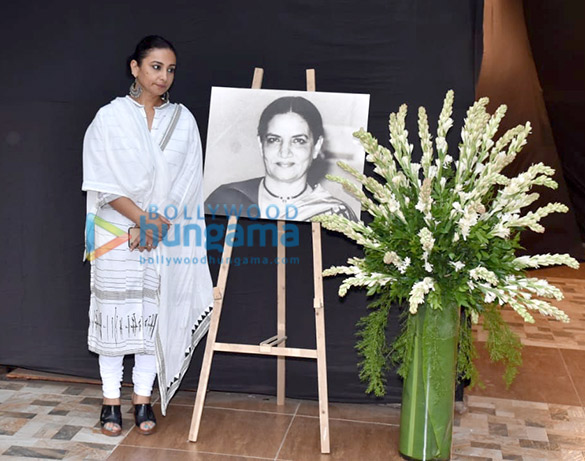 photos celebs attend the prayer meet for shabana azmis mother shaukat kaifi 18